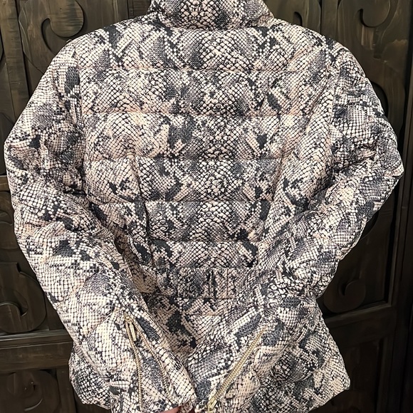 GUESS puffer jacket - Picture 3 of 15